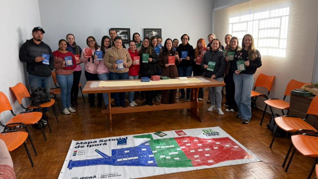 Agentes Comunitárias de Saúde reforçam orientação sobre coleta seletiva em Iporã